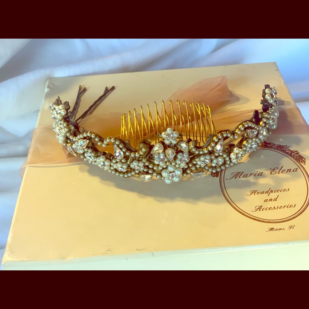 Maria Elena Headpiece. Pearls & Swarovski crystals